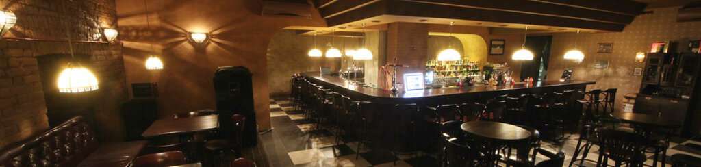 Gatsby's bar and grill