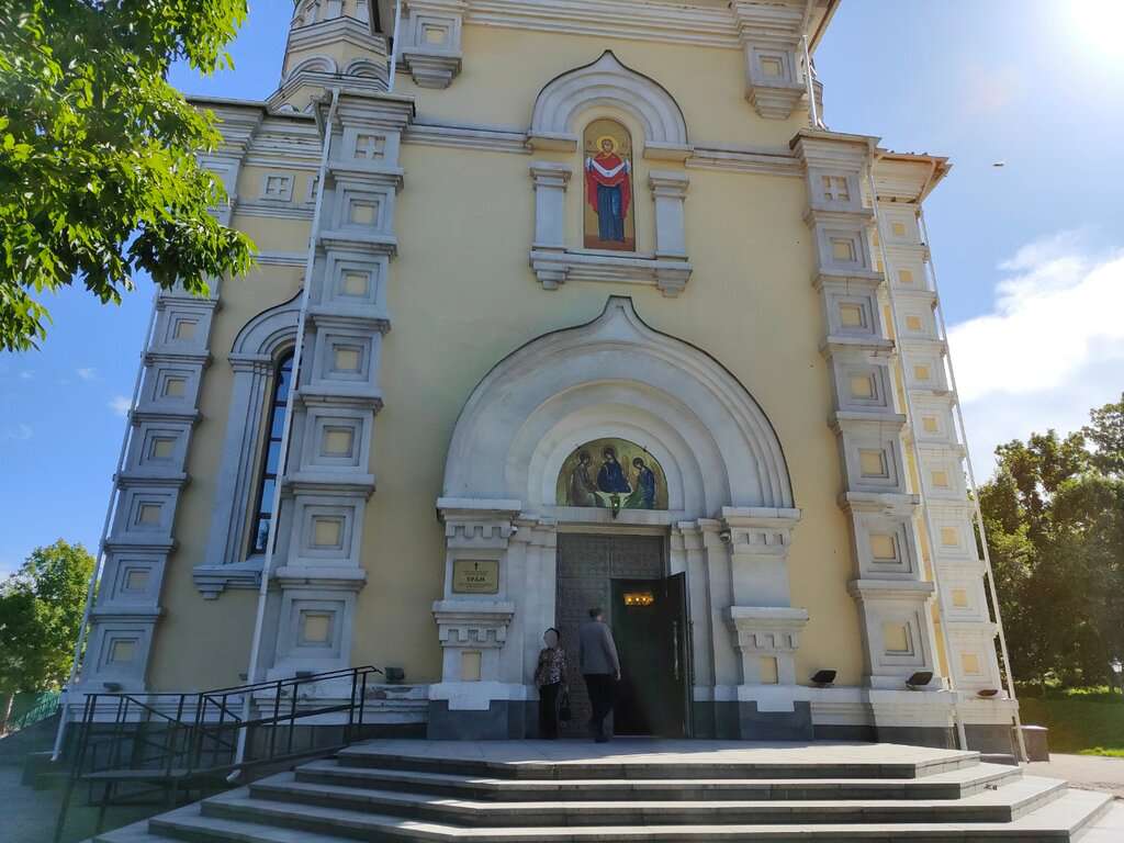 Покровский кафедральный собор города Владивостока