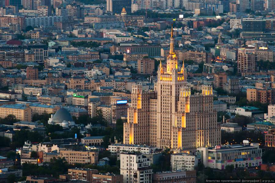 Высотное здание на Кудринской площади