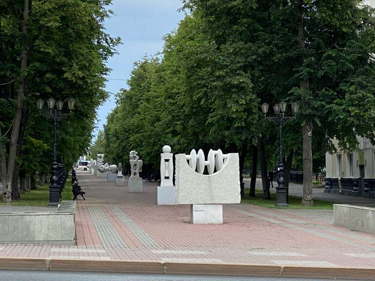 аллея современной городской скульптуры ArtTerria