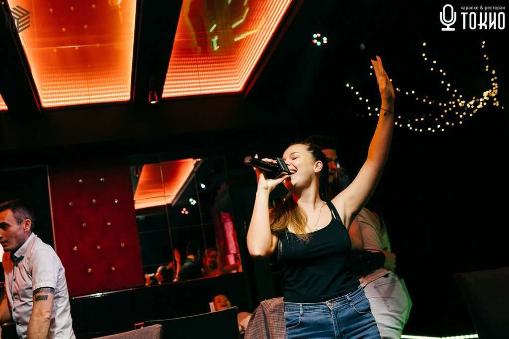 Токио, караоке и ресторан