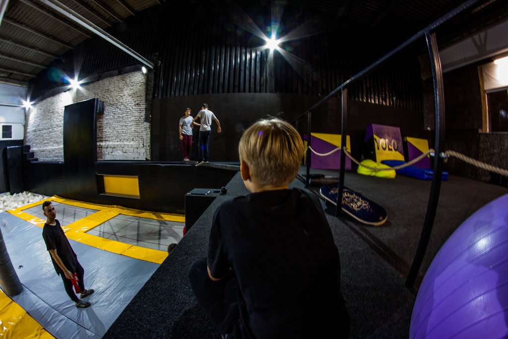 Батутный центр, Скалодром Yolo