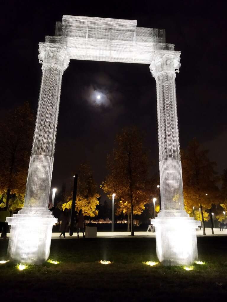 Пруд с рыбками