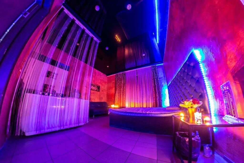 Relax Man Club Henessy