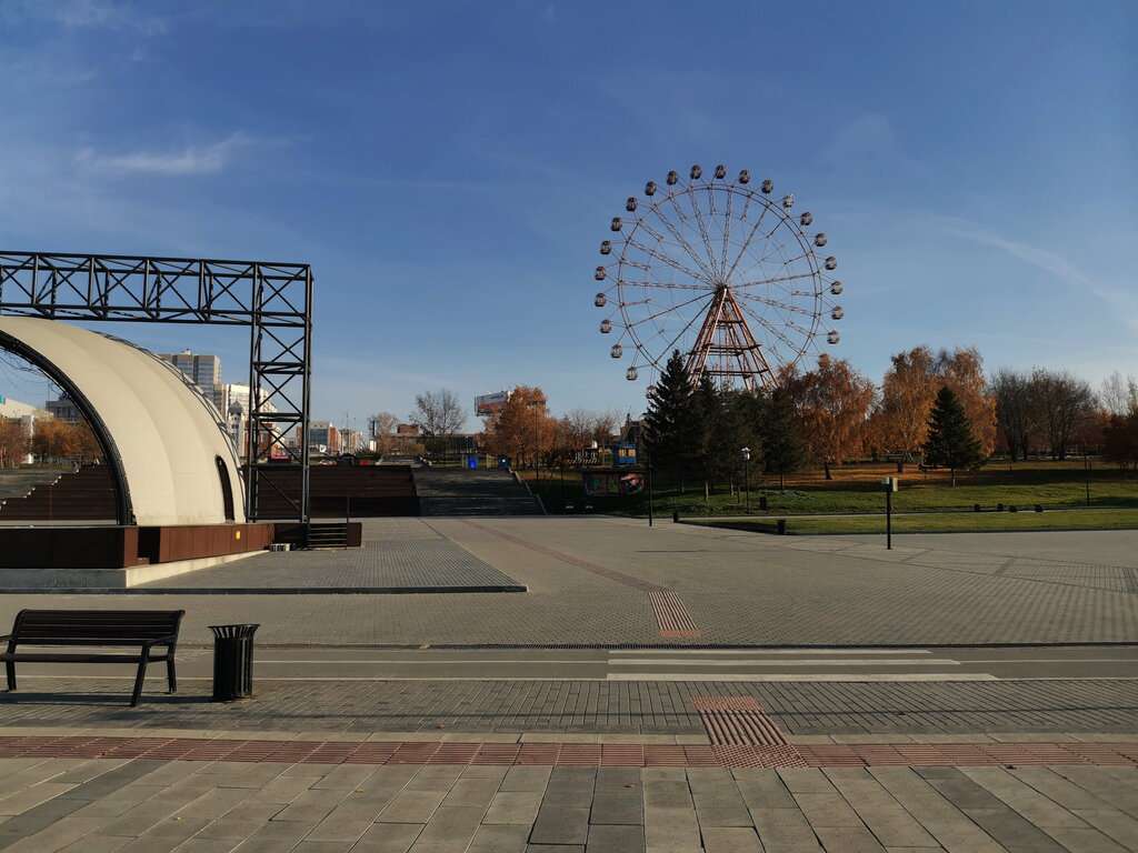 Парк горького новосибирск. Парк Михайловская набережная Новосибирск. Михайловская набережная Новосибирск аттракционы. Михайловская набережная Новосибирск каток. Затулинский парк Новосибирск.