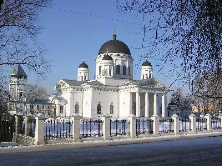 Собор Всемилостивого Спаса и Происхождения честных древ Животворящего Креста Господня Староярмарочный