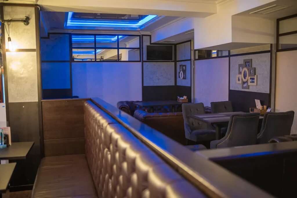 Колбасс, Караоке-бар