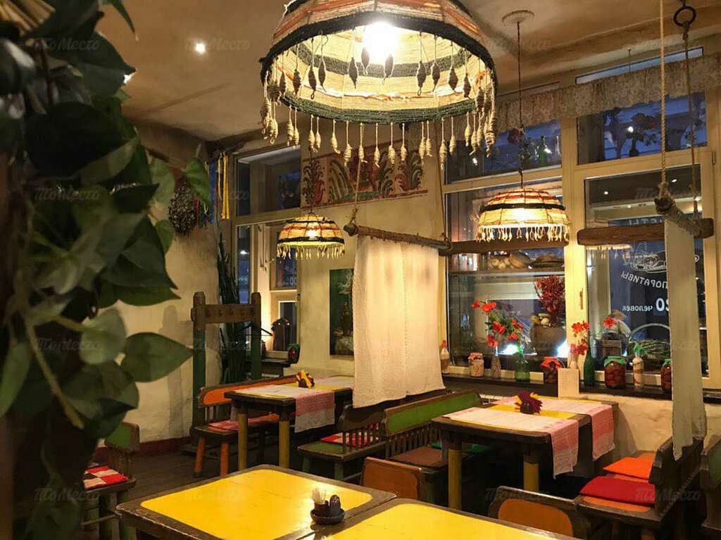 Пузата хата