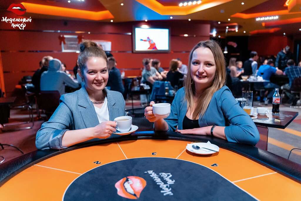 PlayBar Модельный Покер