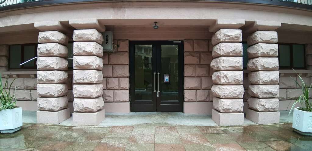 Бассейн с морской водой