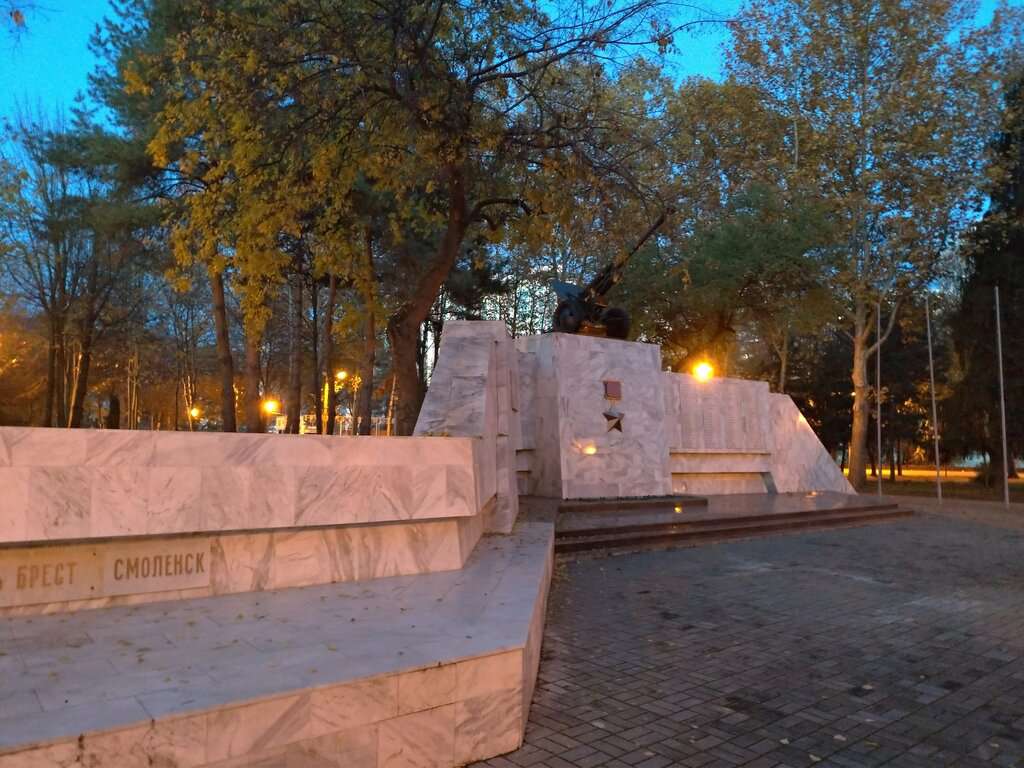 Открытая площадка музея военной техники