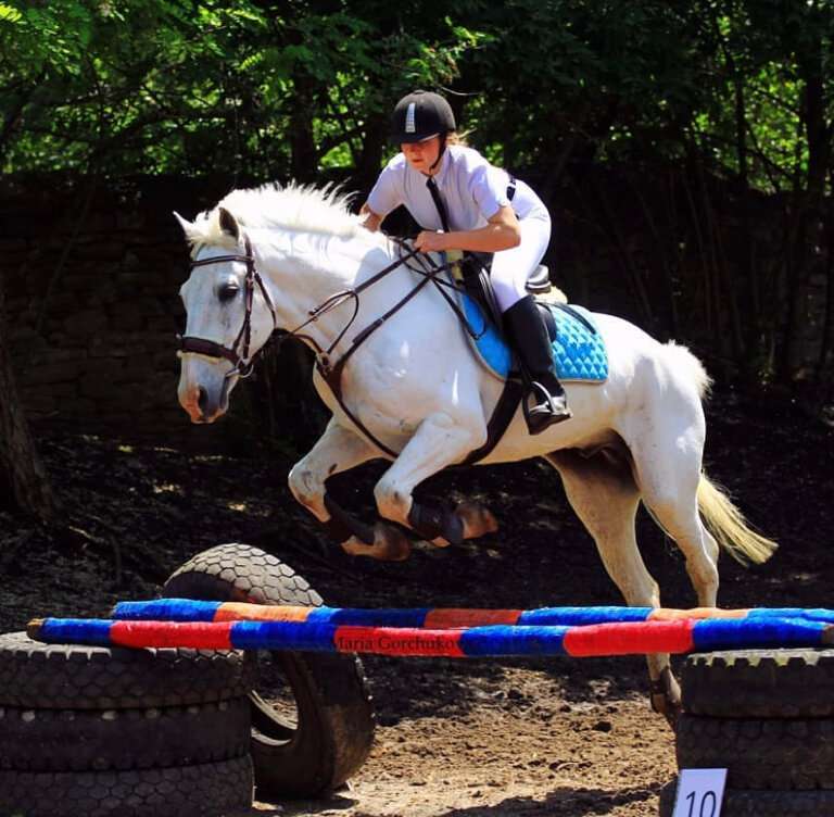 Конно-спортивный комплекс Фаворит