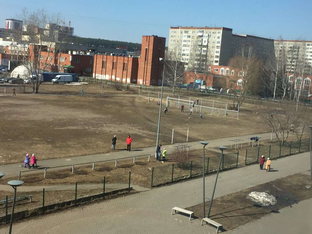 Крымская аллея