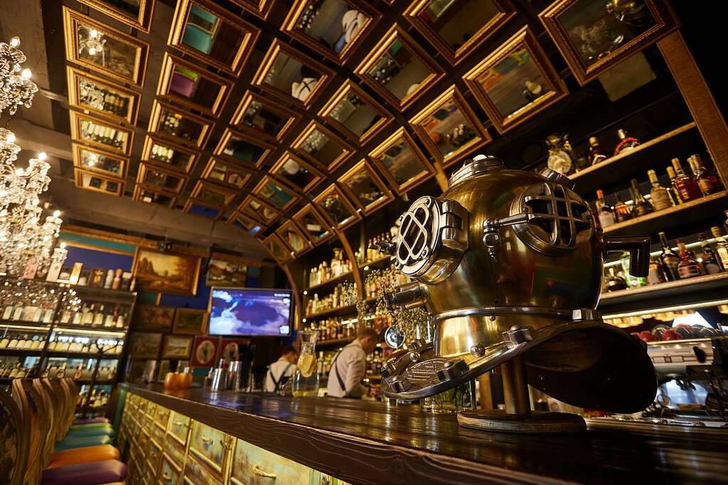 La Galleria Bar & Kitchen