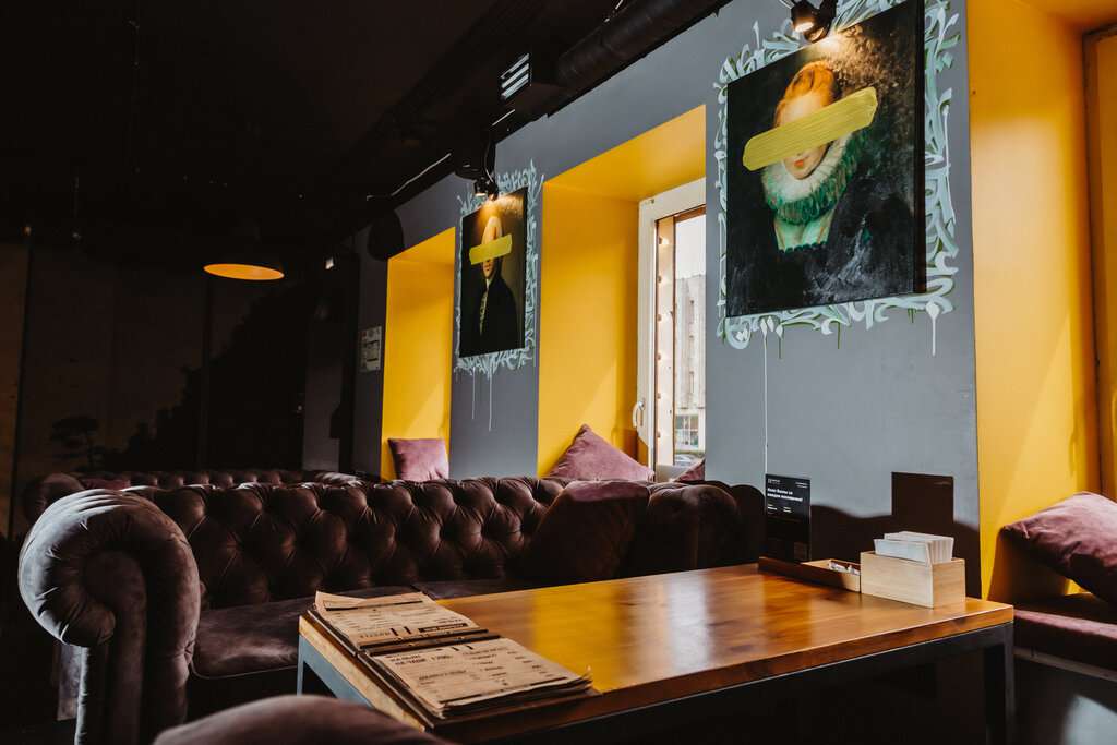 Hustle Lounge Bar