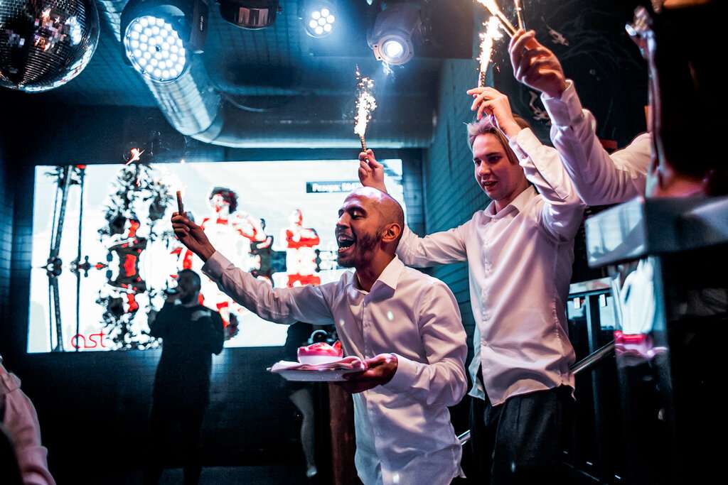 Sunset & Brut Karaoke