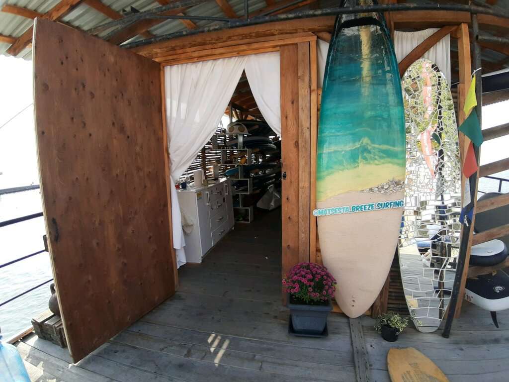 Matsesta breeze surfing