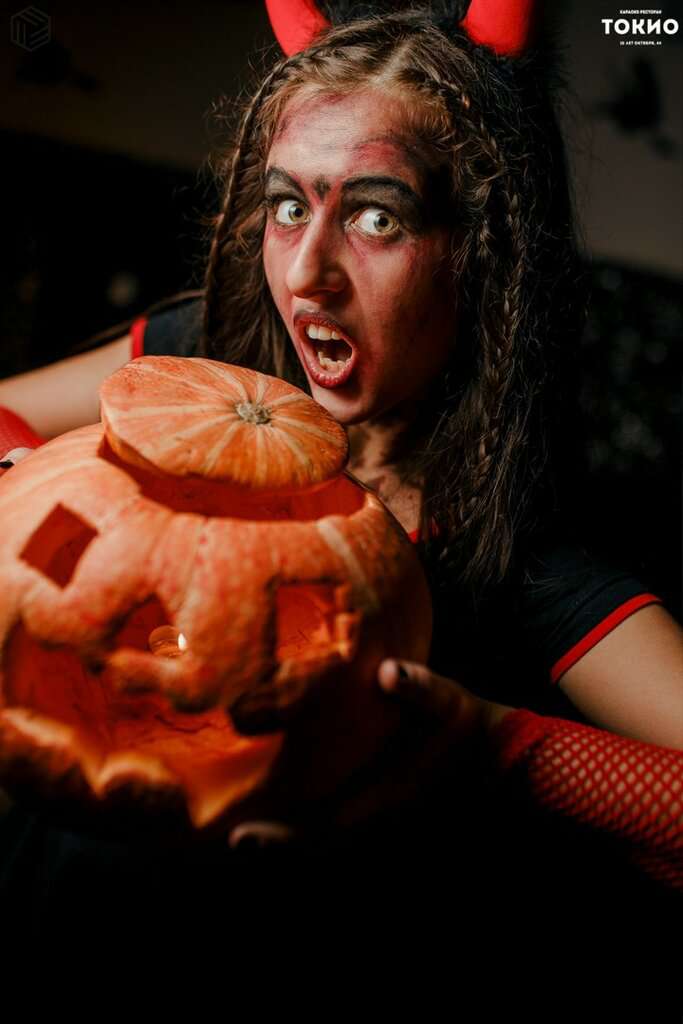 Токио, караоке и ресторан