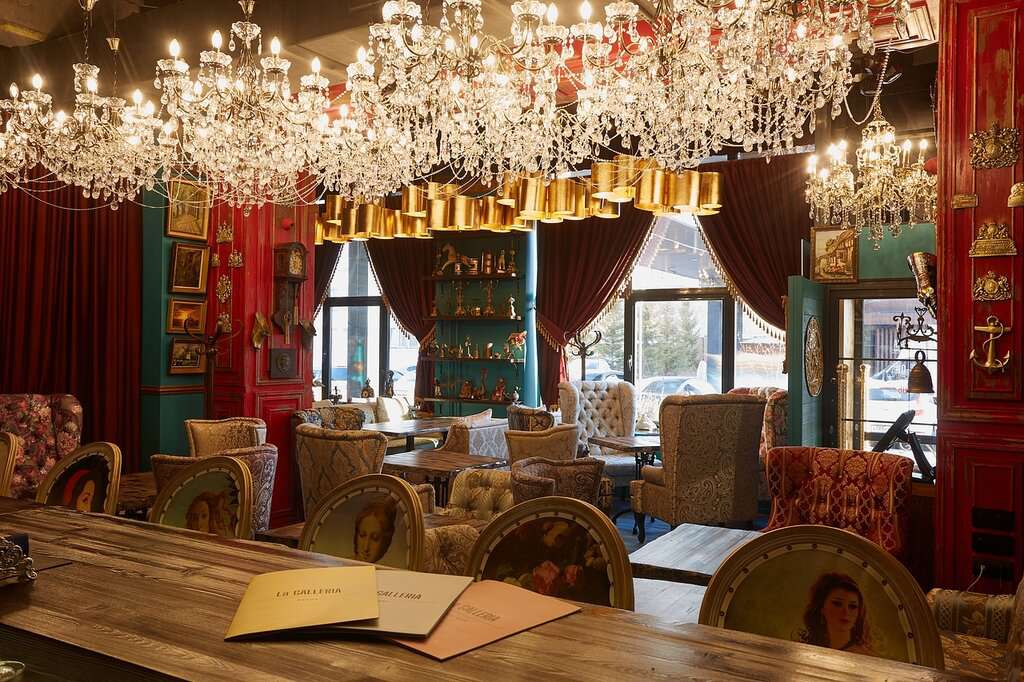 La Galleria Bar & Kitchen