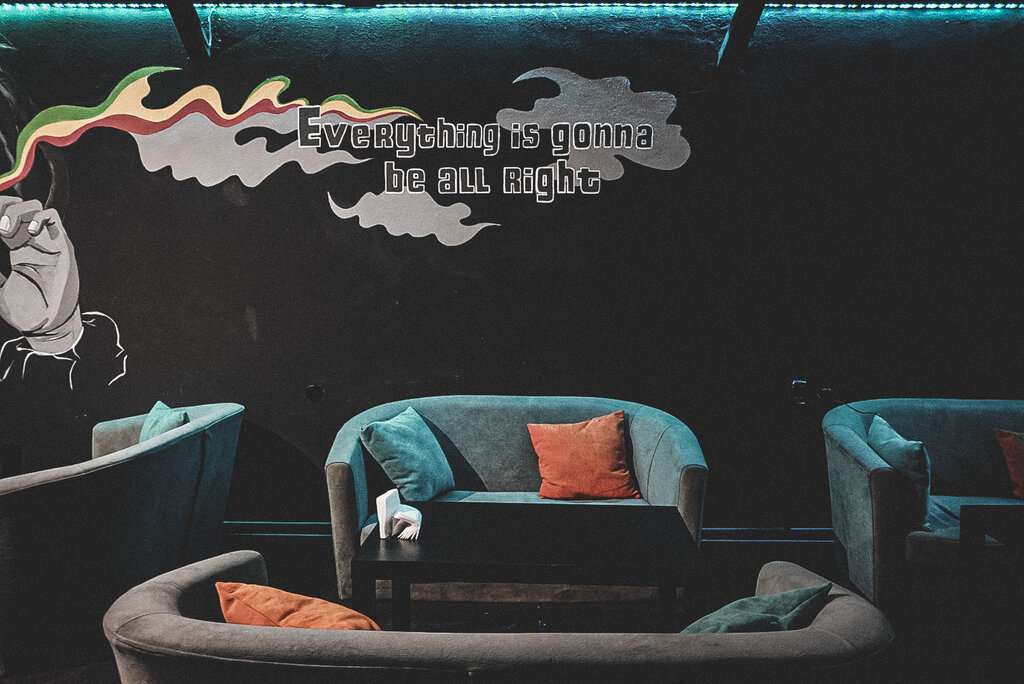 Hoodlounge