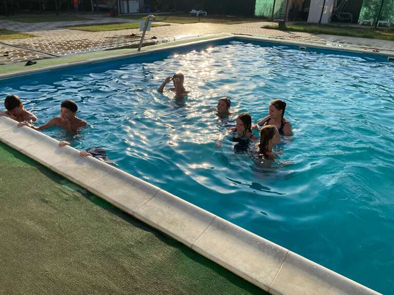 Семейный дворик