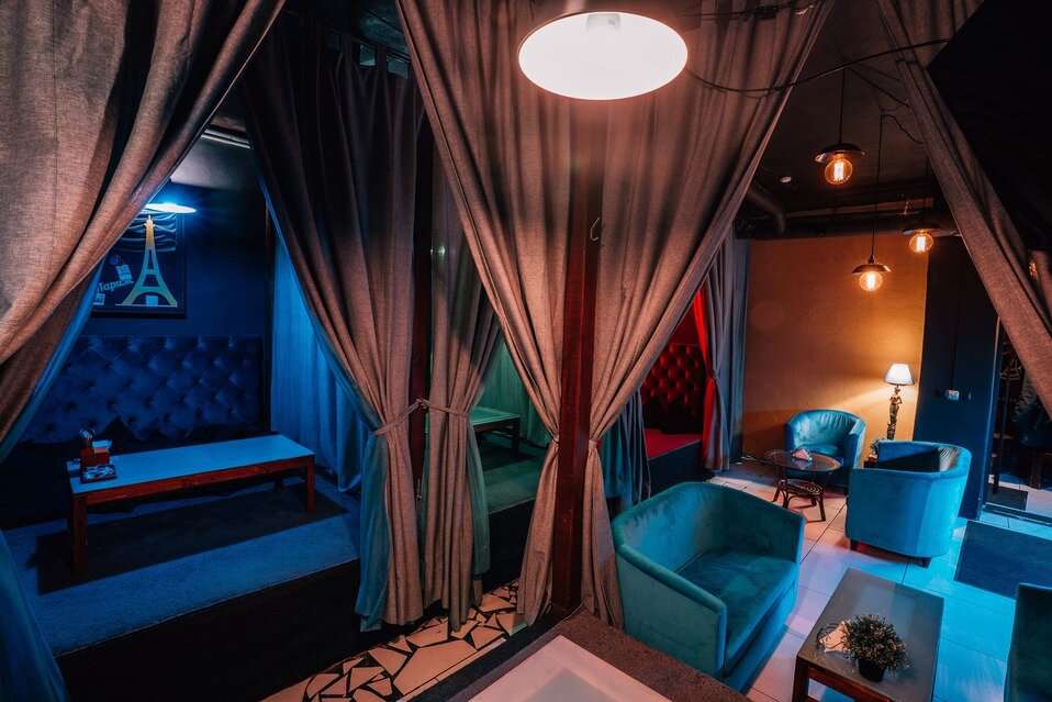 P. S. Lounge bar