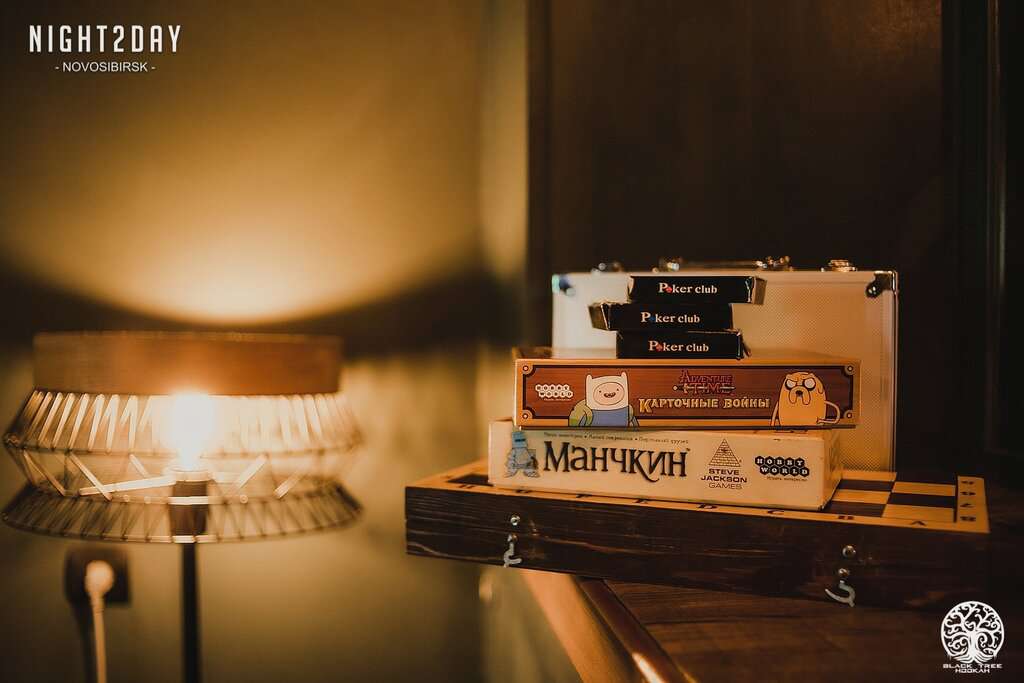 Black Tree Hookah Lounge