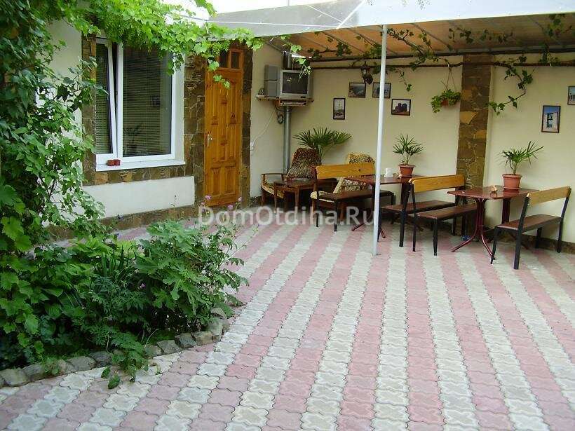 Испанский дворик