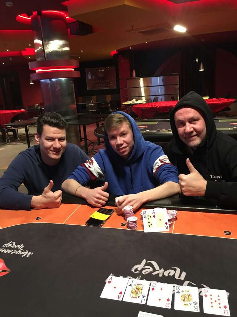 PlayBar Модельный Покер