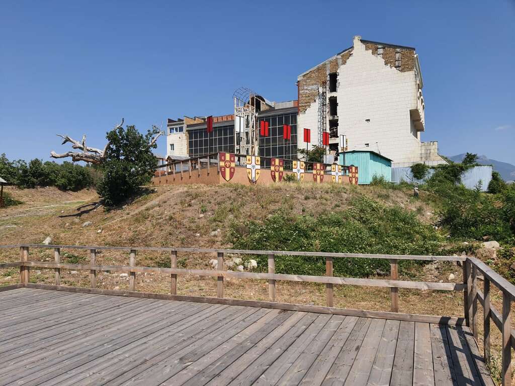 Крепость Алустон