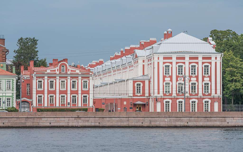 Здание Двенадцати коллегий