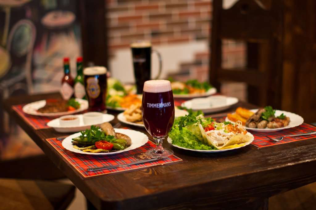 Max Danson Pub