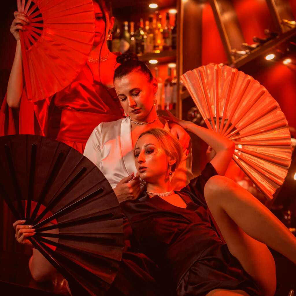 Sova bien men's club & karaoke