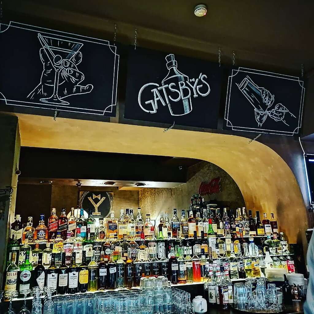 Gatsby's bar and grill