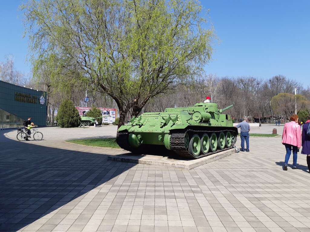 Открытая площадка музея военной техники