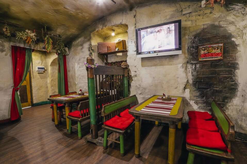 Пузата хата