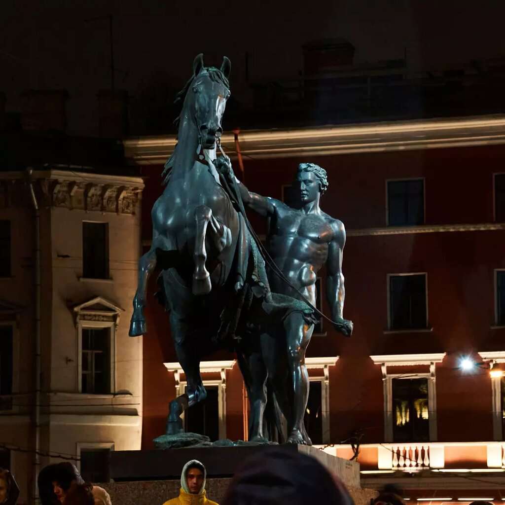 Аничков мост